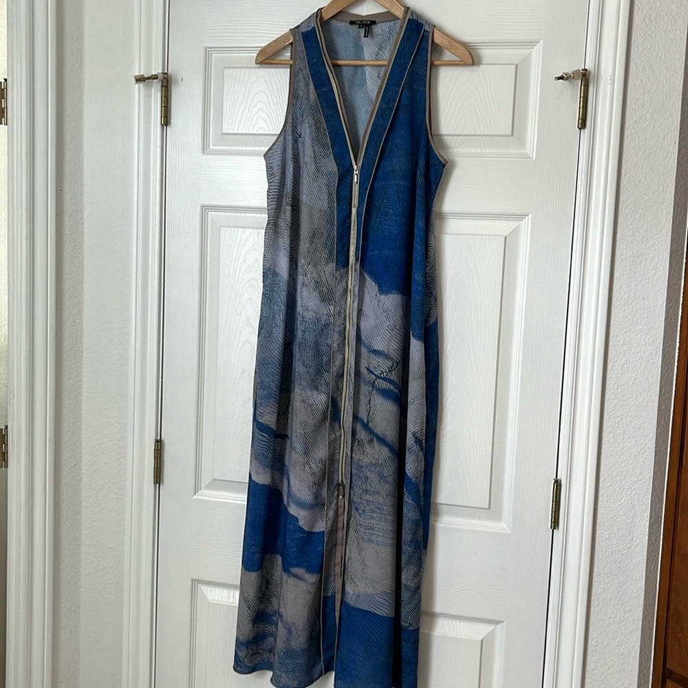 Nic + Zoe size 6 full zip dress with pockets - blue and grey pattern